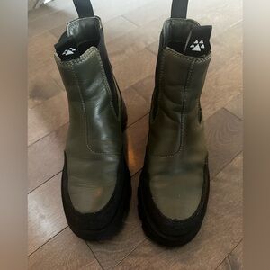 Cougar Green and Black Winter Boots